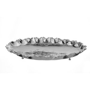 Silver Wave – Hammered Brass Oval Tray with Sculpted Edge