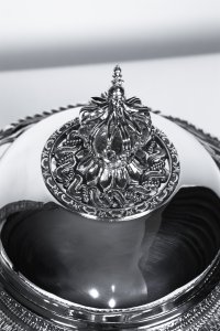 Crown Lid Caviar Stand